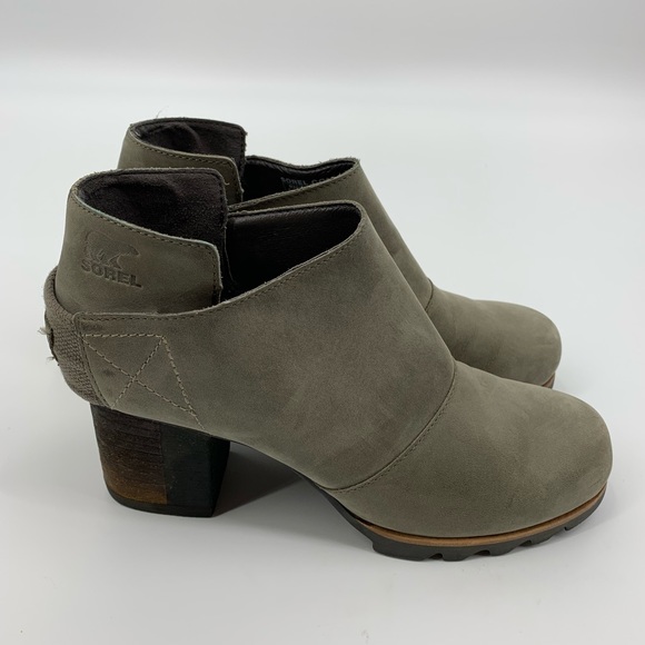 sorel addington strap bootie
